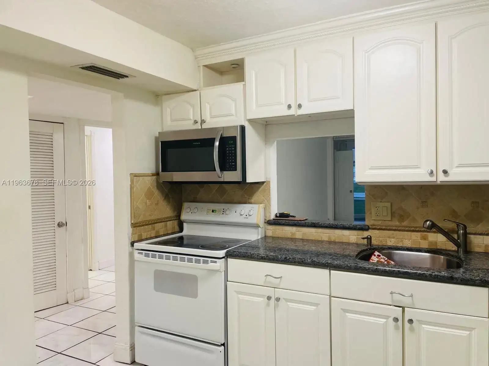 1401 NE 191st St # D111, Miami FL 33179 photo 4
