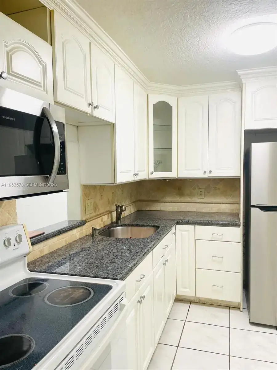 1401 NE 191st St # D111, Miami FL 33179 photo 5