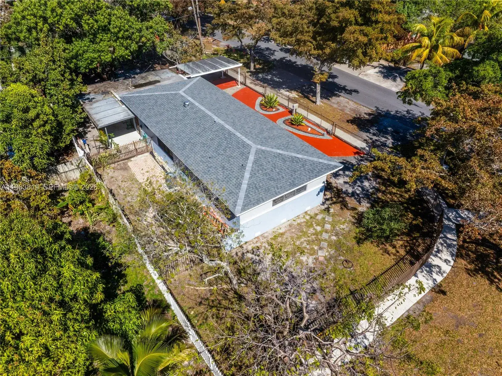 12210 NW 10th Ave, North Miami FL 33168 photo 3