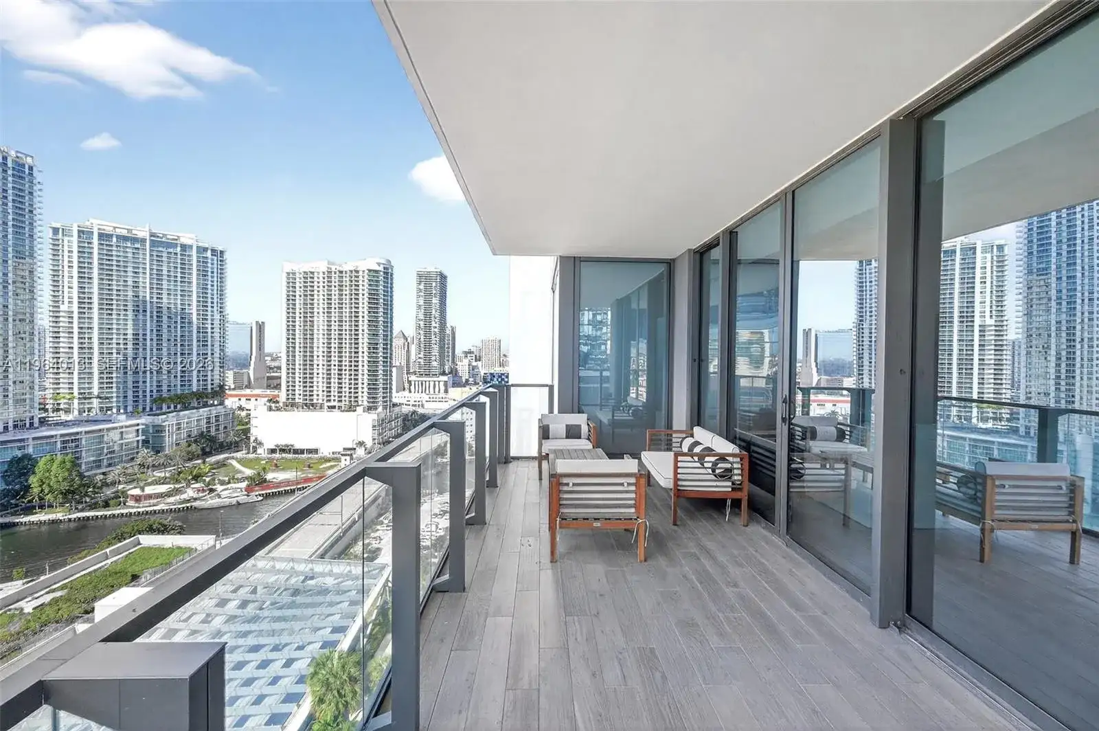 68 SE 6th St # 1702, Miami FL 33131 photo 2
