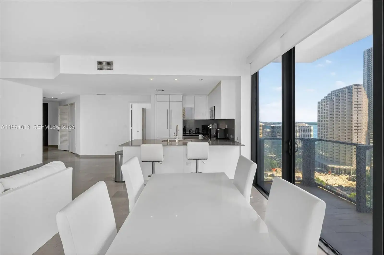 68 SE 6th St # 1702, Miami FL 33131 photo 3