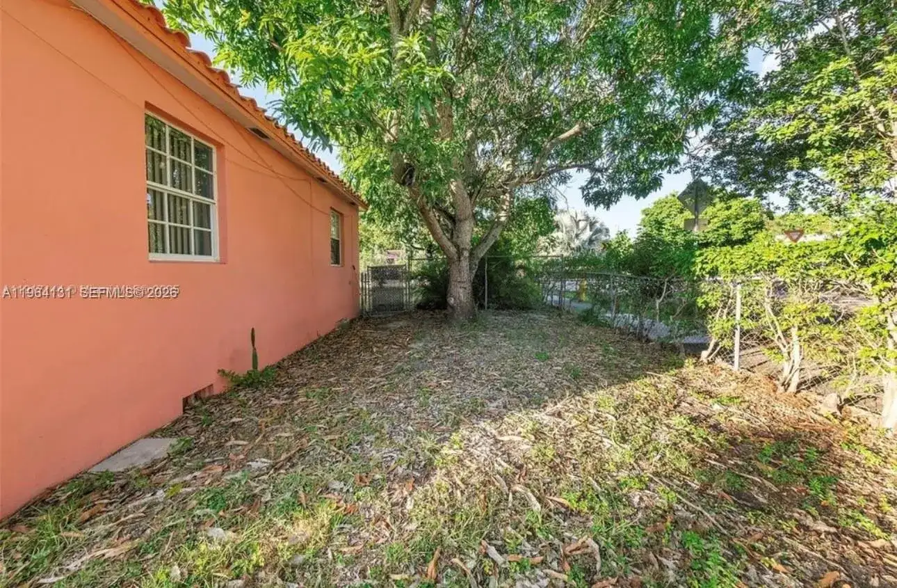 5300 SW 6th St, Miami FL 33134 photo 3