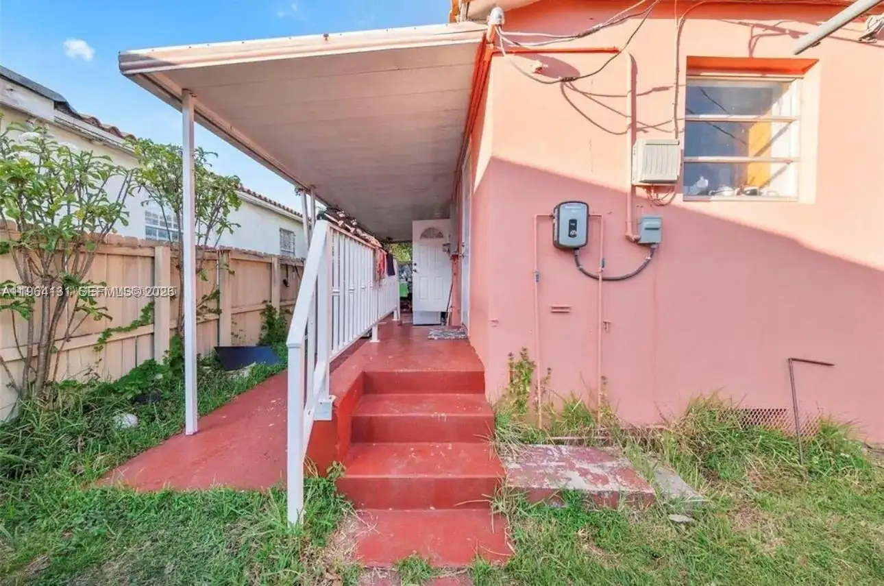 5300 SW 6th St, Miami FL 33134 photo 5