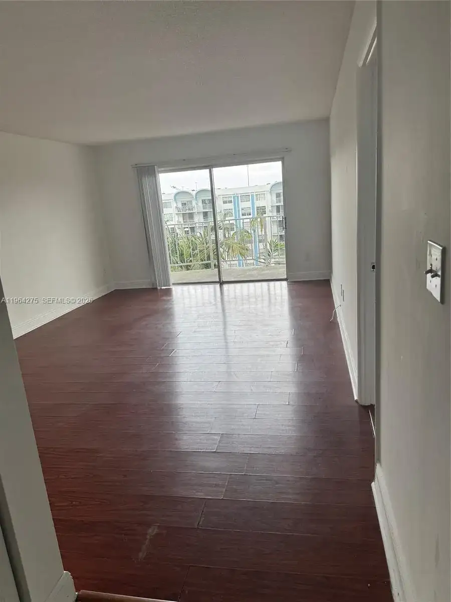 496 NW 165th St Rd # 614, Miami FL 33169 photo 3