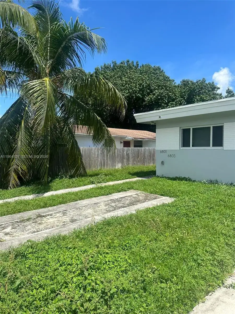 6801 NW 2nd Ct, Miami FL 33150 photo 3