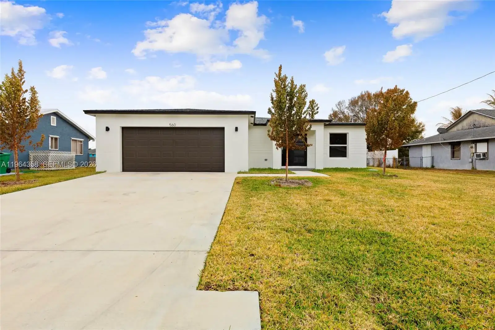 560 SW Carter Ave, Port St. Lucie FL 34983 photo 2