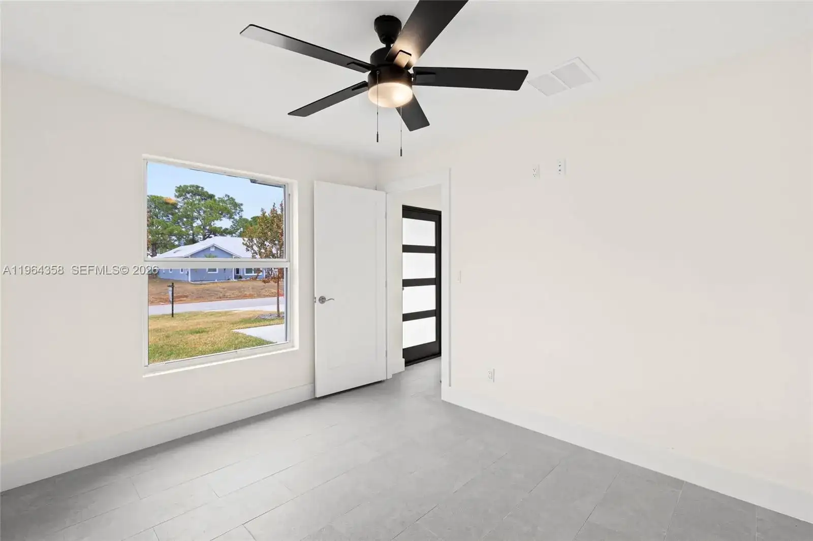560 SW Carter Ave, Port St. Lucie FL 34983 photo 5