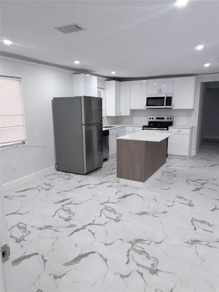 6829 SW 25th St, Miami FL 33155 photo 3