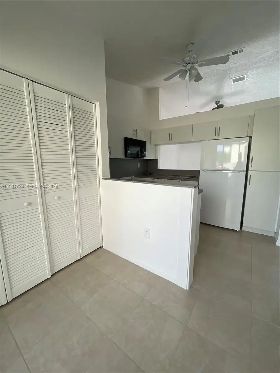 1210 San Remo Cir, Homestead FL 33035 photo 4
