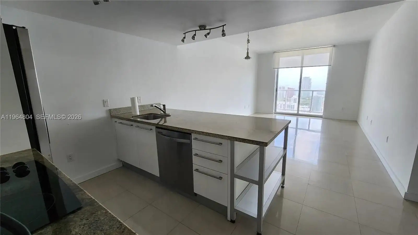 185 SW 7th St # 3814, Miami FL 33130 photo 2