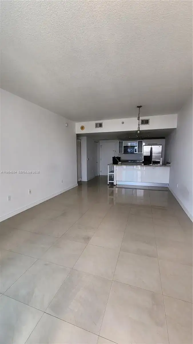 185 SW 7th St # 3814, Miami FL 33130 photo 3