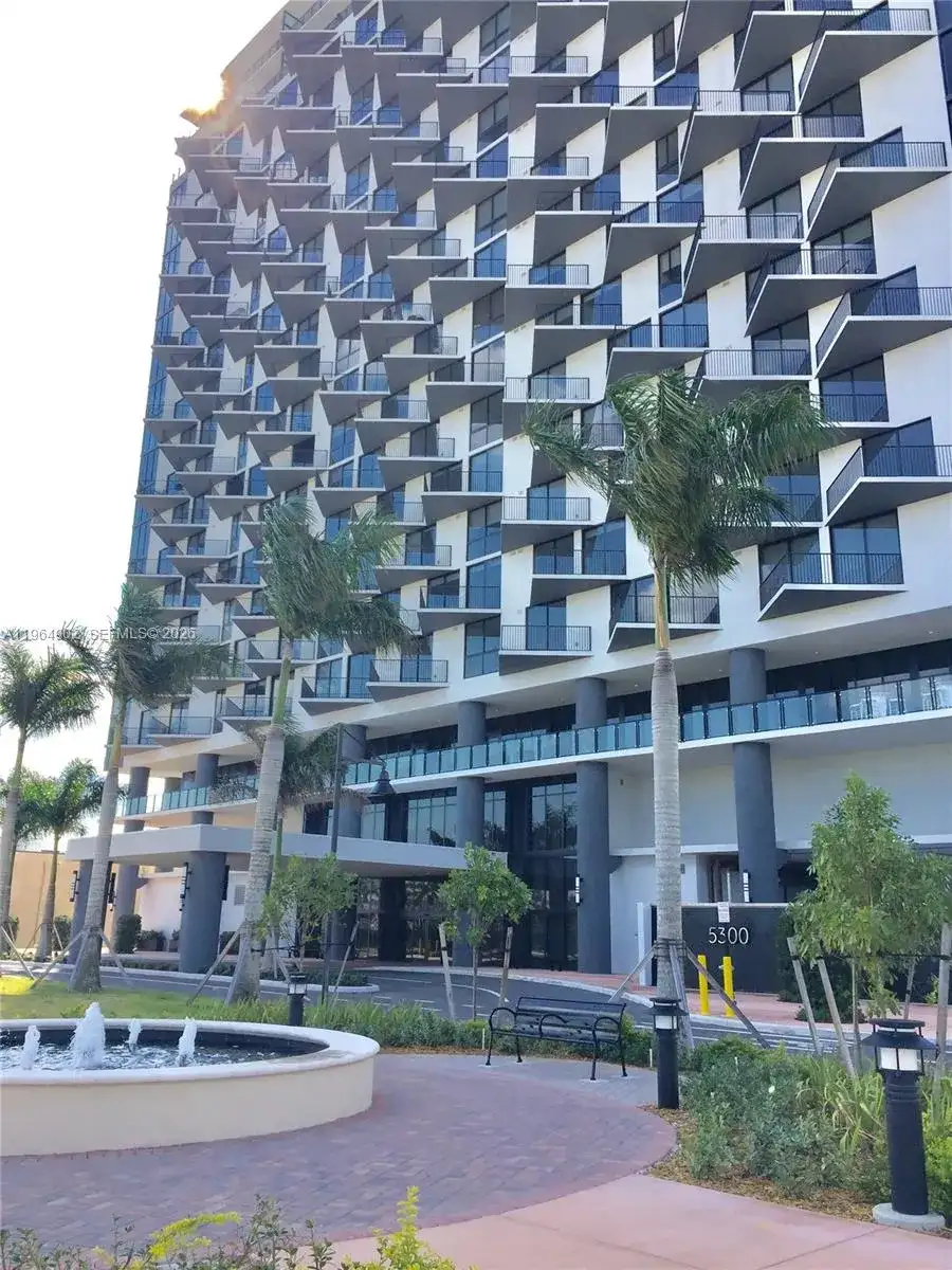 5300 Paseo Blvd # 410, Doral FL 33178 photo 2