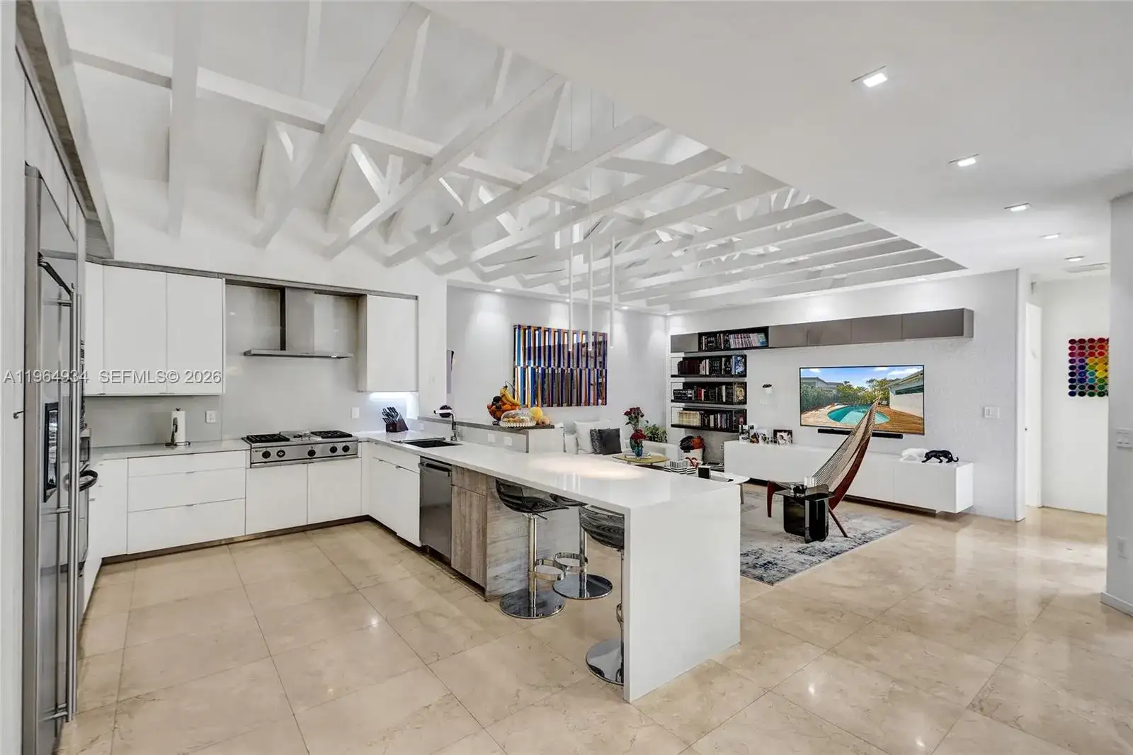 1662 Diplomat Dr, Miami FL 33179 photo 3