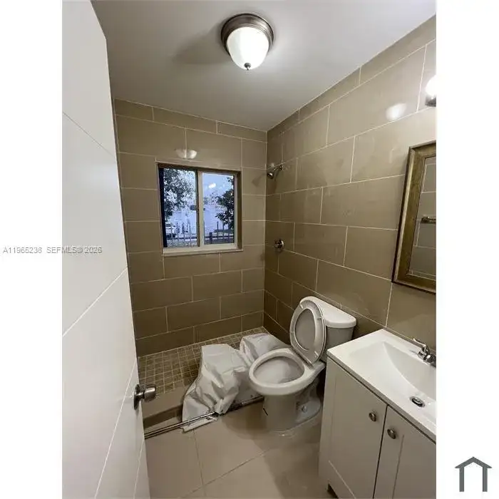 180 NW 71st St # 1, Miami FL 33150 photo 3