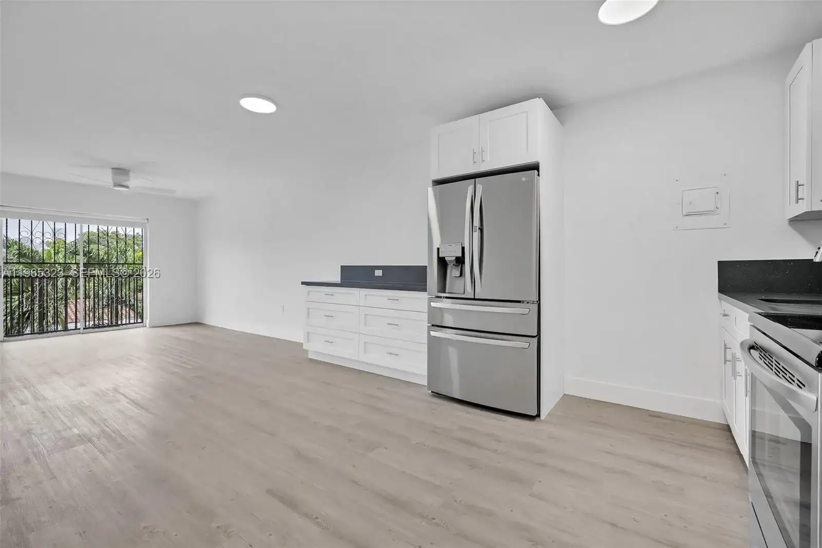 1530 SW 2nd St # 301, Miami FL 33135 photo 2