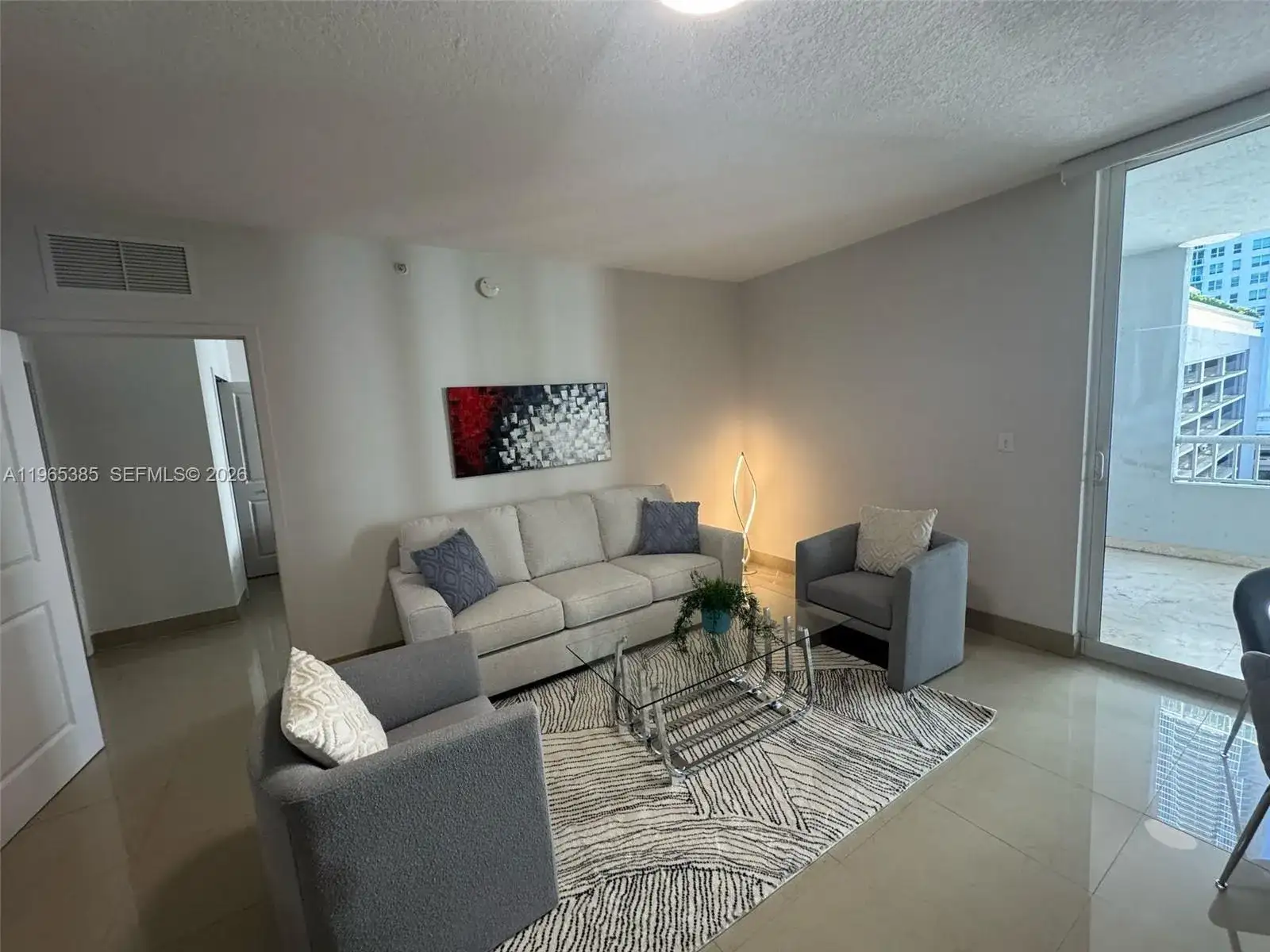 170 SE 14th St # 1108, Miami FL 33131 photo 2