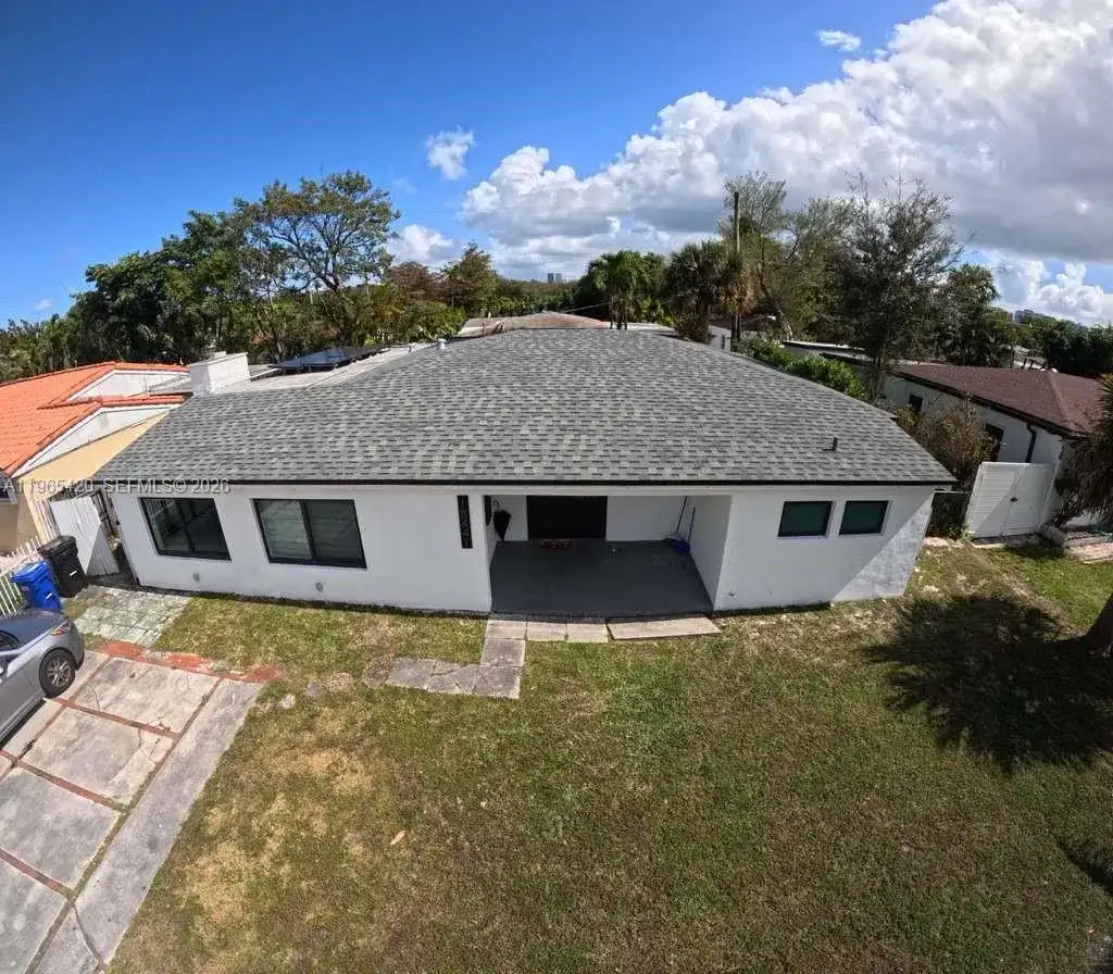 18441 NE 21st Ave, North Miami Beach FL 33179 photo 2