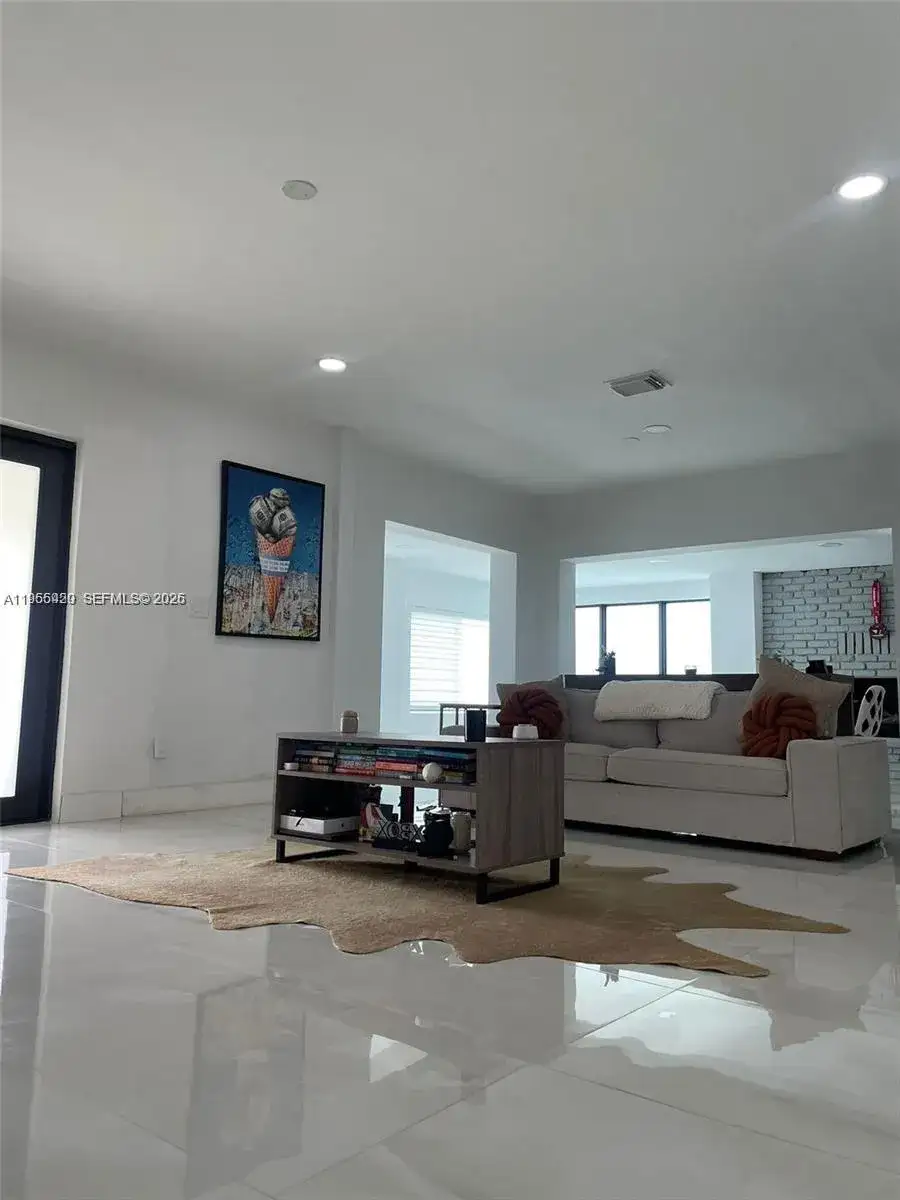 18441 NE 21st Ave, North Miami Beach FL 33179 photo 5