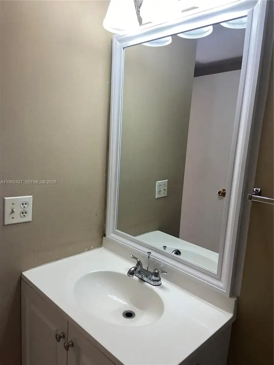 13499 Biscayne Blvd # 1506, North Miami FL 33181 photo 4