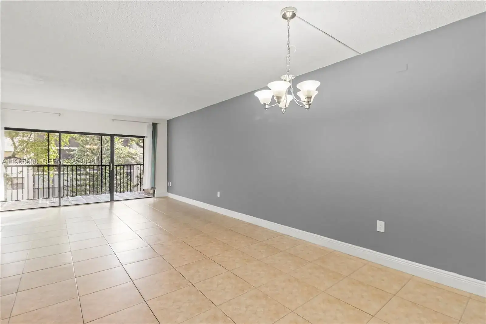481 Ives Dairy Rd # 4, Miami FL 33179 photo 4