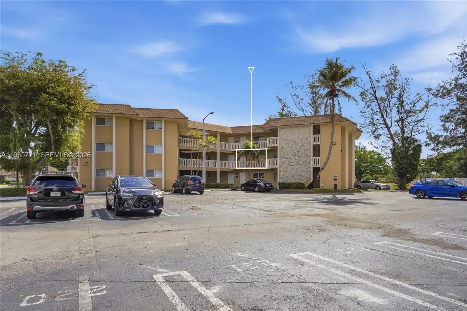 7400 Miami Lakes Dr # D205, Miami Lakes FL 33014 photo 2