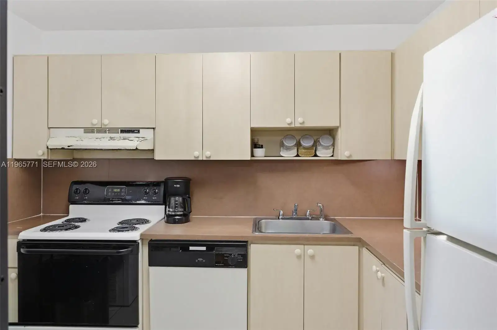 7400 Miami Lakes Dr # D205, Miami Lakes FL 33014 photo 5