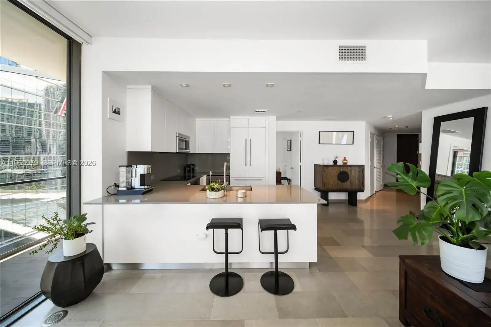68 SE 6th St # 1201, Miami FL 33131 photo 2