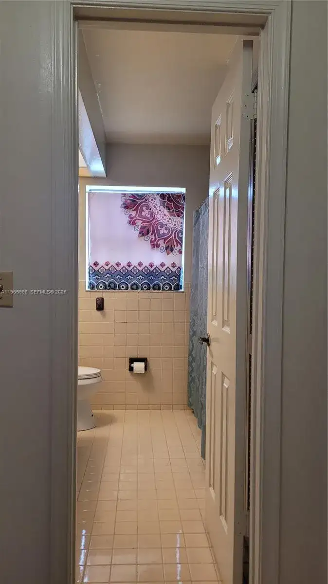 114 Sevilla Ave, Royal Palm Beach FL 33411 photo 4
