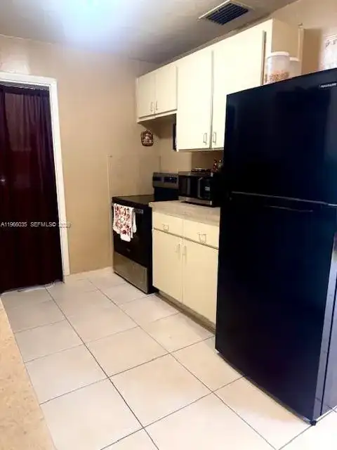 1481 SW 7th Ter, Deerfield Beach FL 33441 photo 2