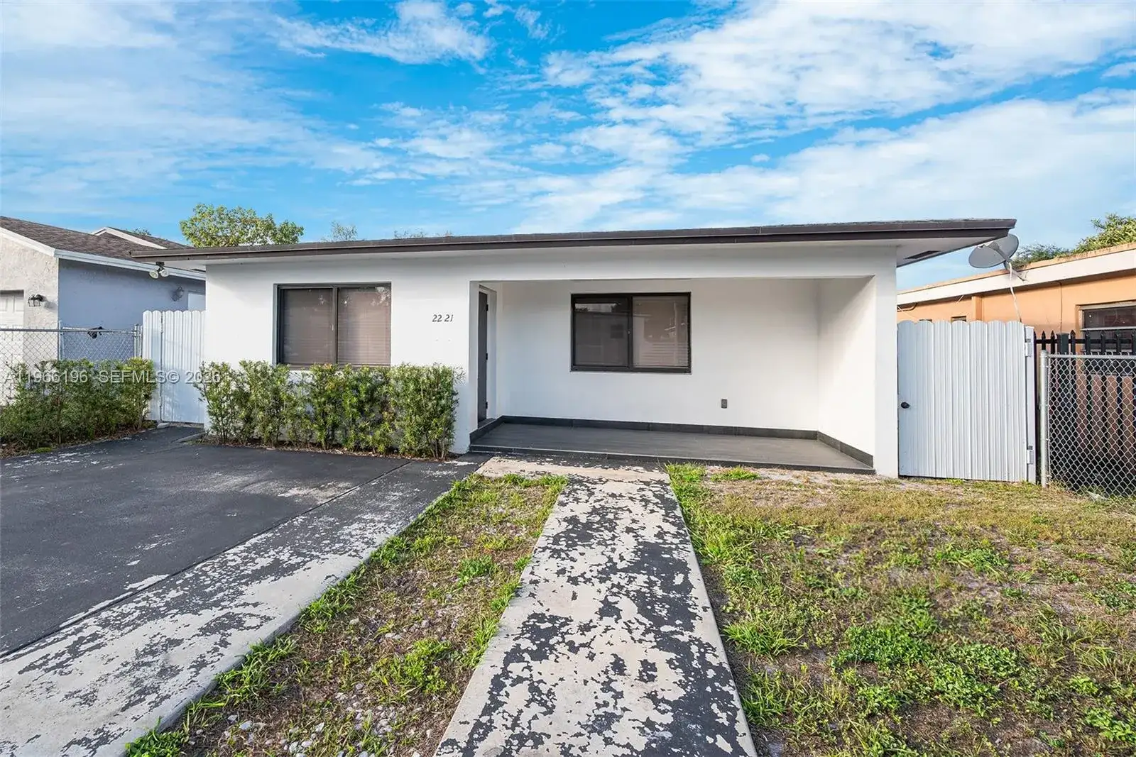 2221 Charleston St, Hollywood FL 33020 photo 2
