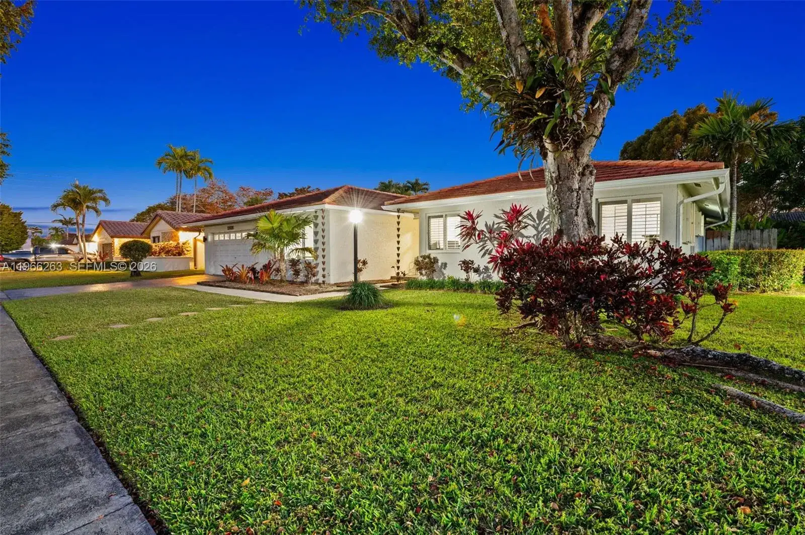 12020 SW 93rd St, Miami FL 33186 photo 2