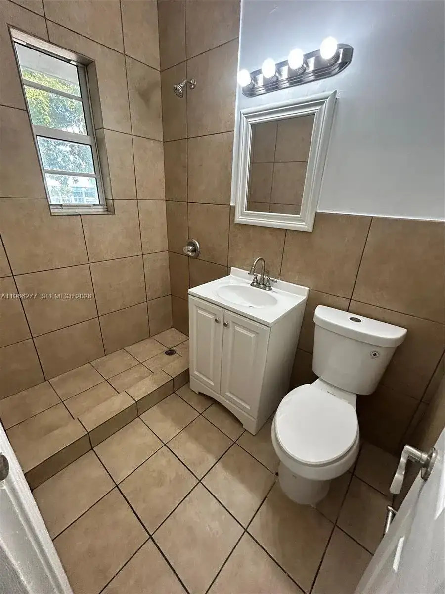 1007 Pennsylvania Ave # 14, Miami Beach FL 33139 photo 5