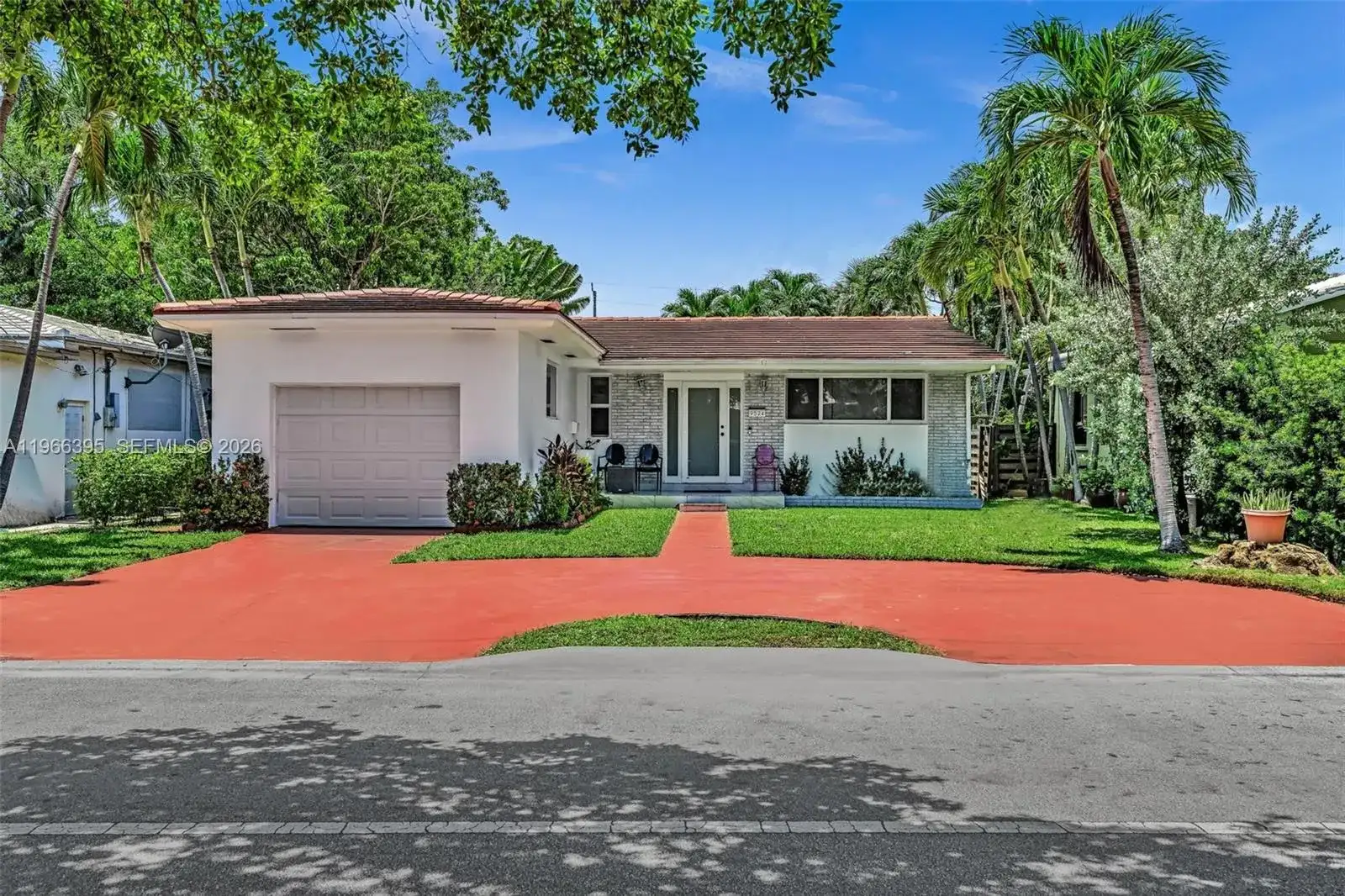 9524 Byron Ave, Surfside FL 33154 photo 4