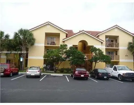 7610 Westwood Dr # 120, Tamarac FL 33321 photo 4