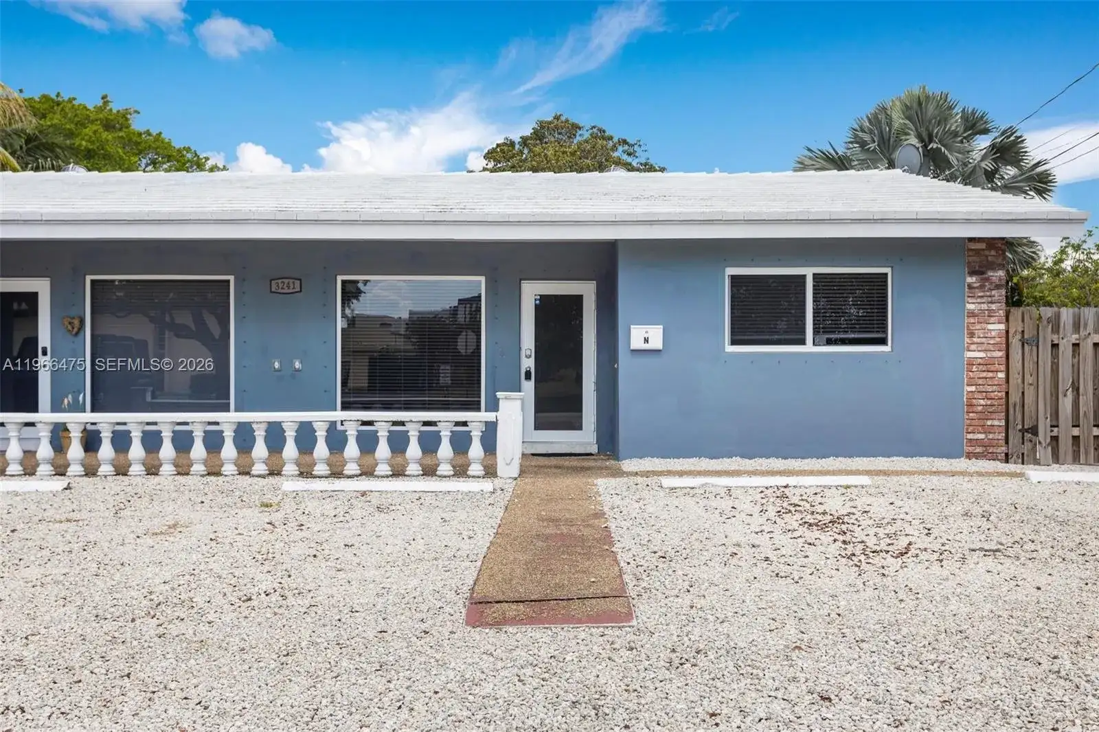 3241 NE 17th Ave, Oakland Park FL 33334 photo 2