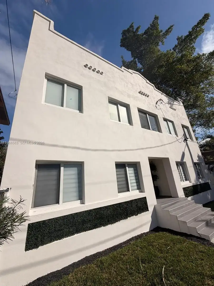 337 SW 10th Ave, Miami FL 33130 photo 2