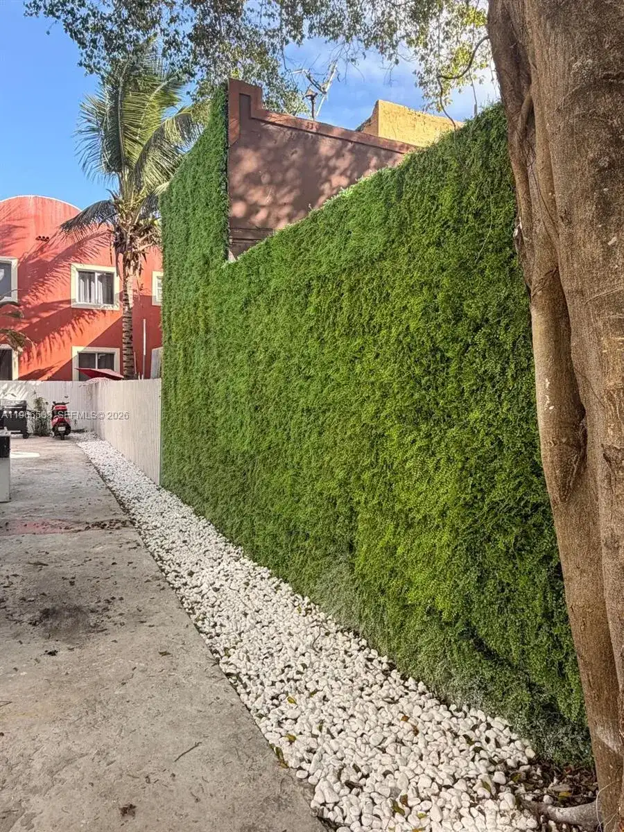 337 SW 10th Ave, Miami FL 33130 photo 4
