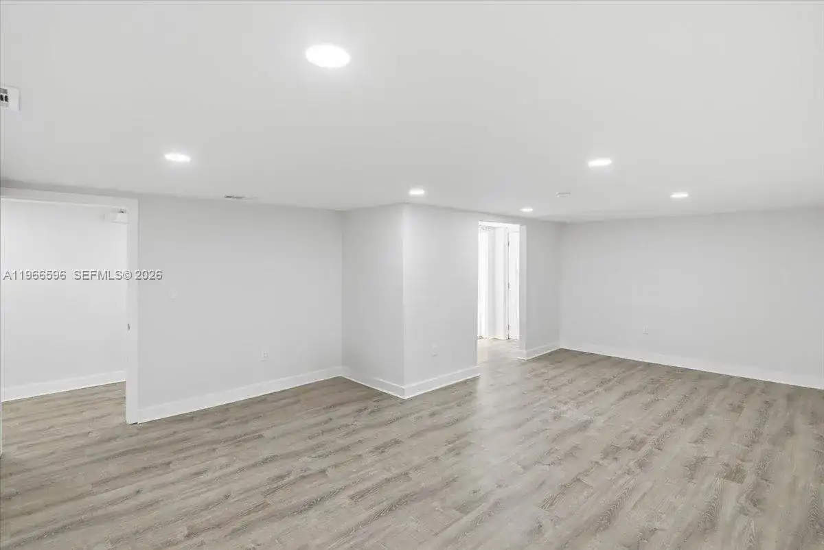 150 NW 29th St # 160, Miami FL 33127 photo 2