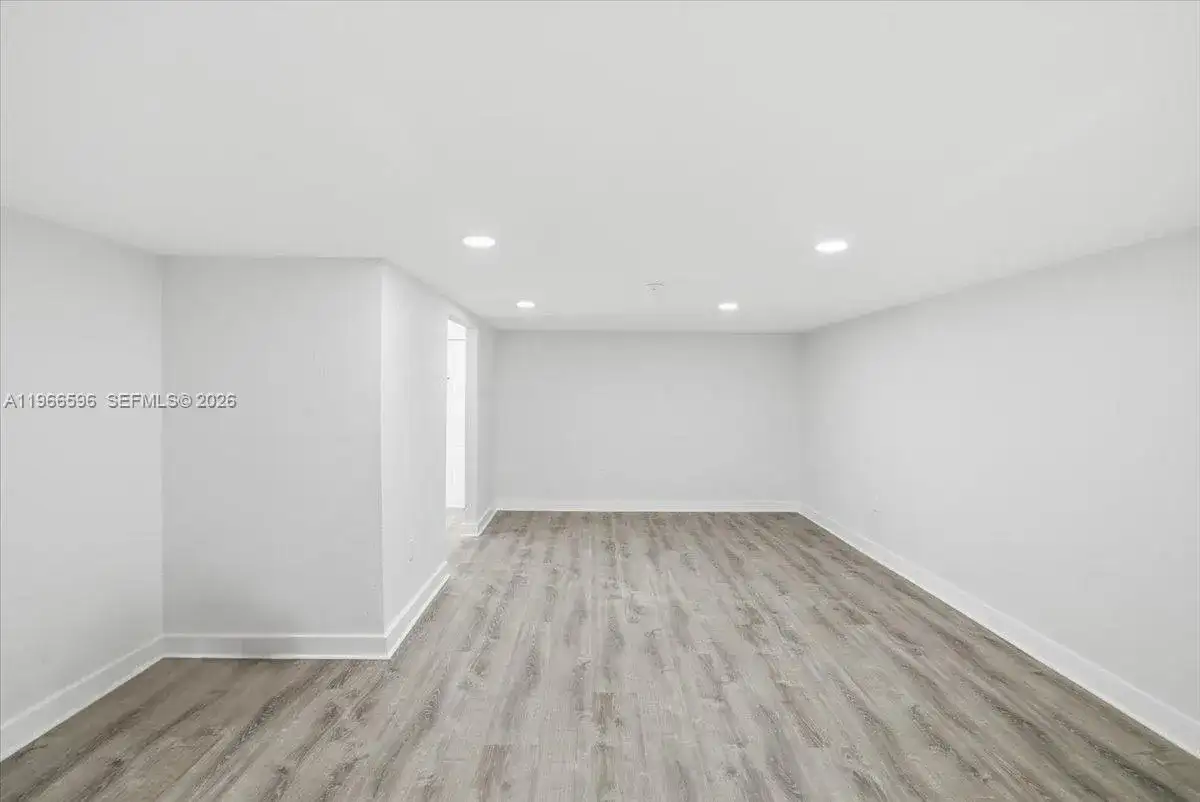150 NW 29th St # 160, Miami FL 33127 photo 4