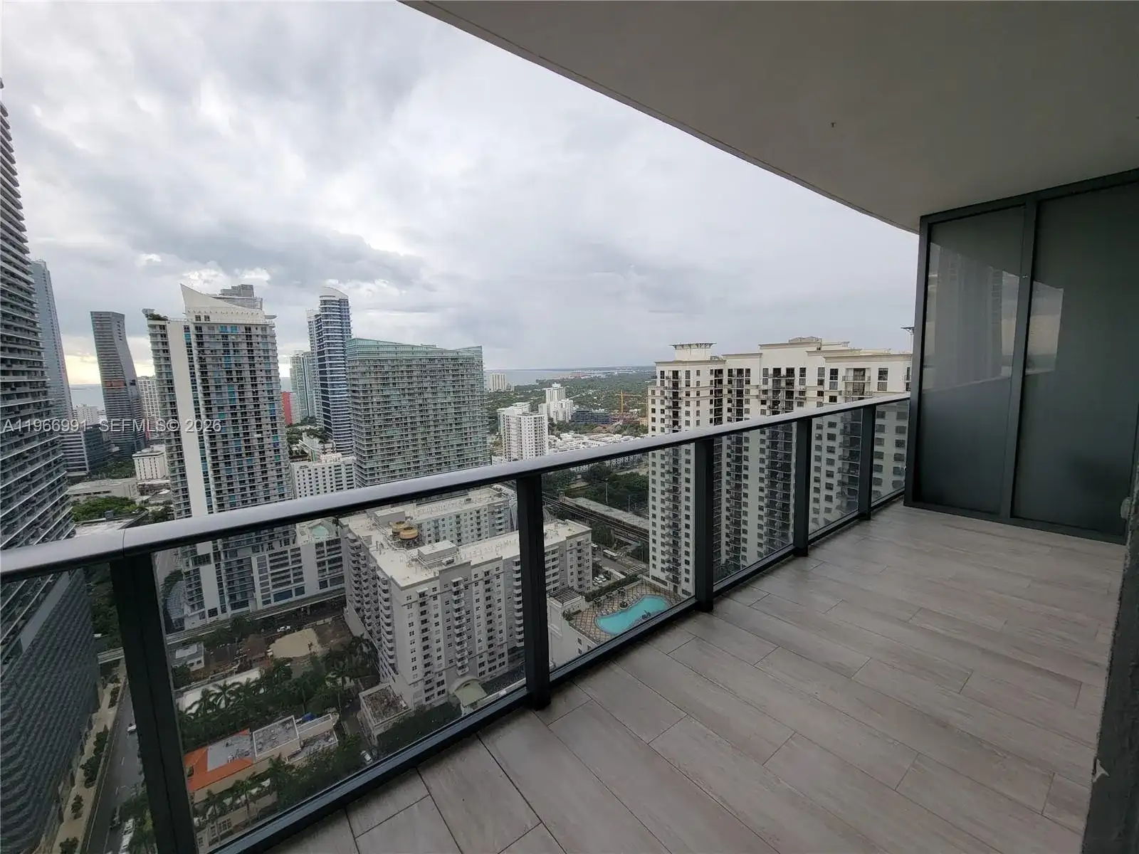45 SW 9th St # 3404, Miami FL 33130 photo 2