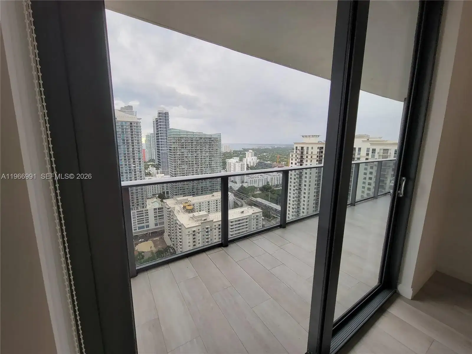 45 SW 9th St # 3404, Miami FL 33130 photo 3