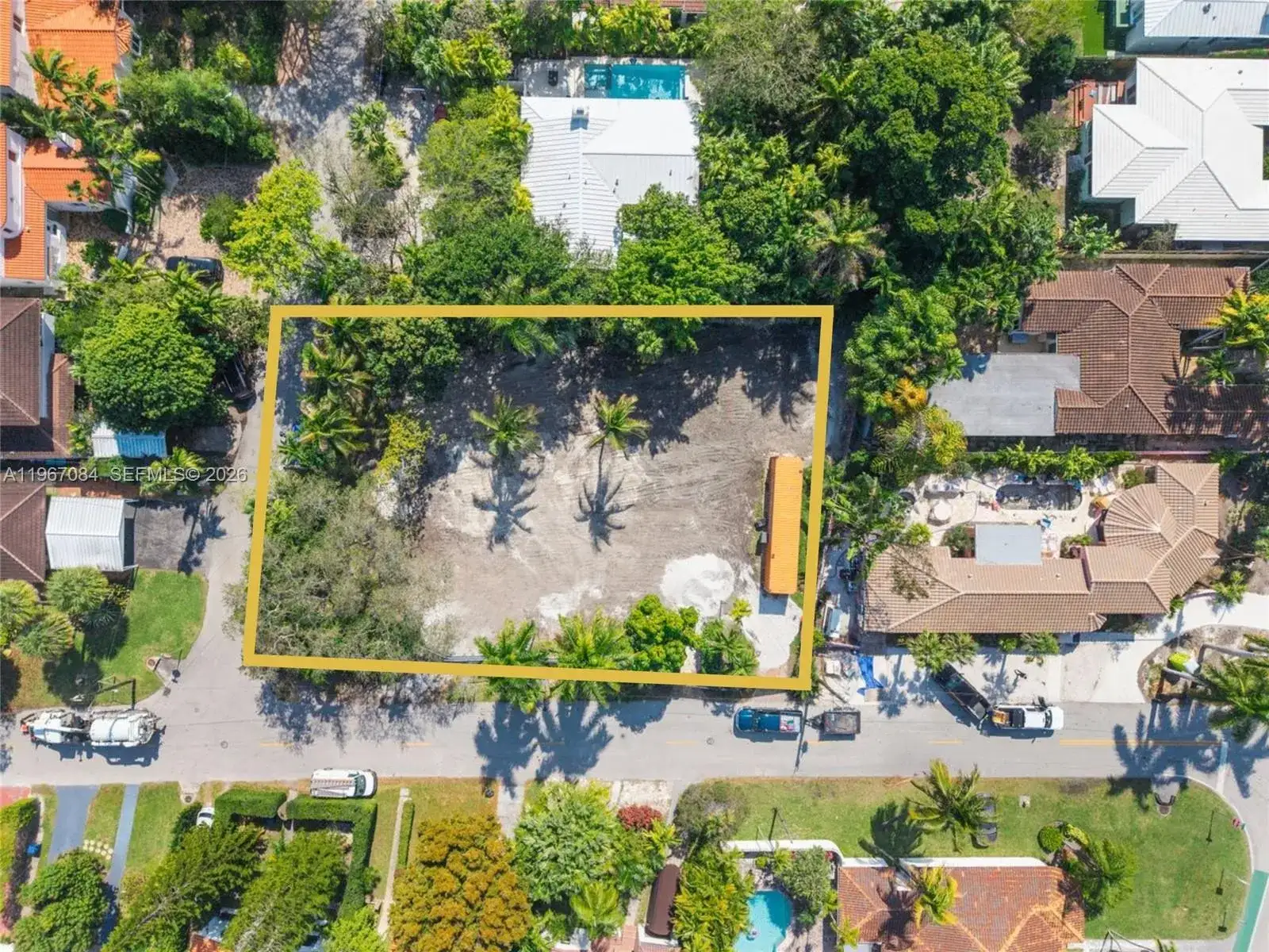 2880 Fairgreen Dr, Miami Beach FL 33140 photo 2