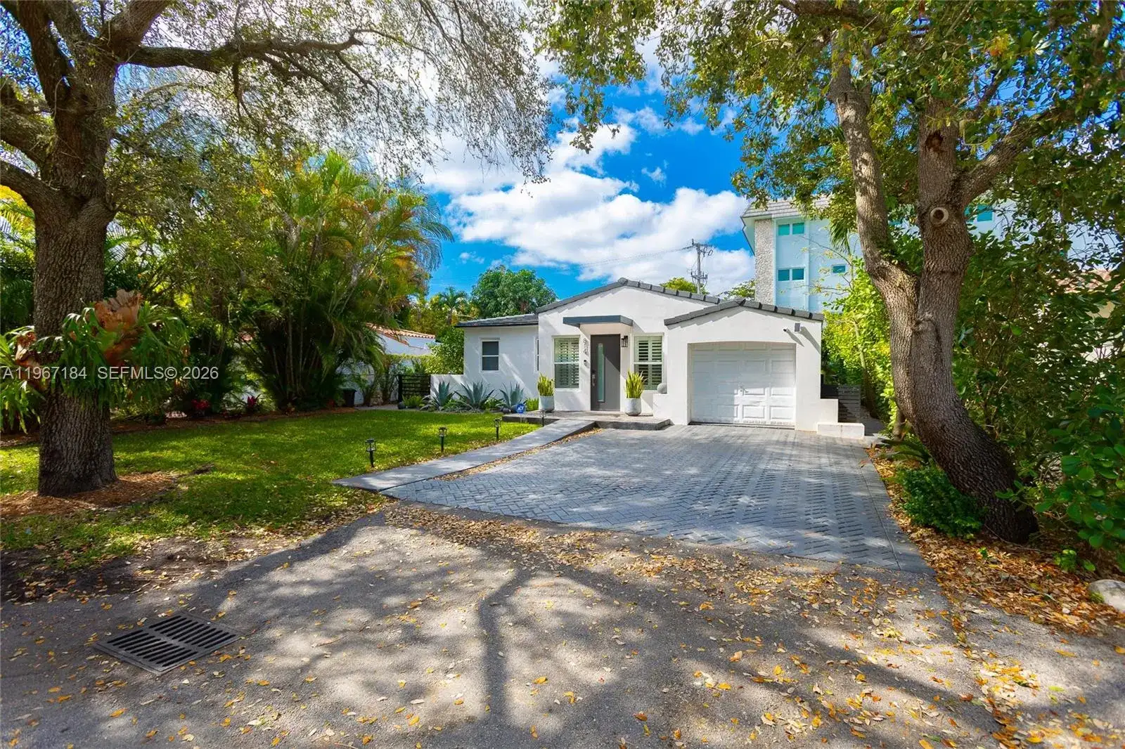 814 Monterey St, Coral Gables FL 33134 photo 2