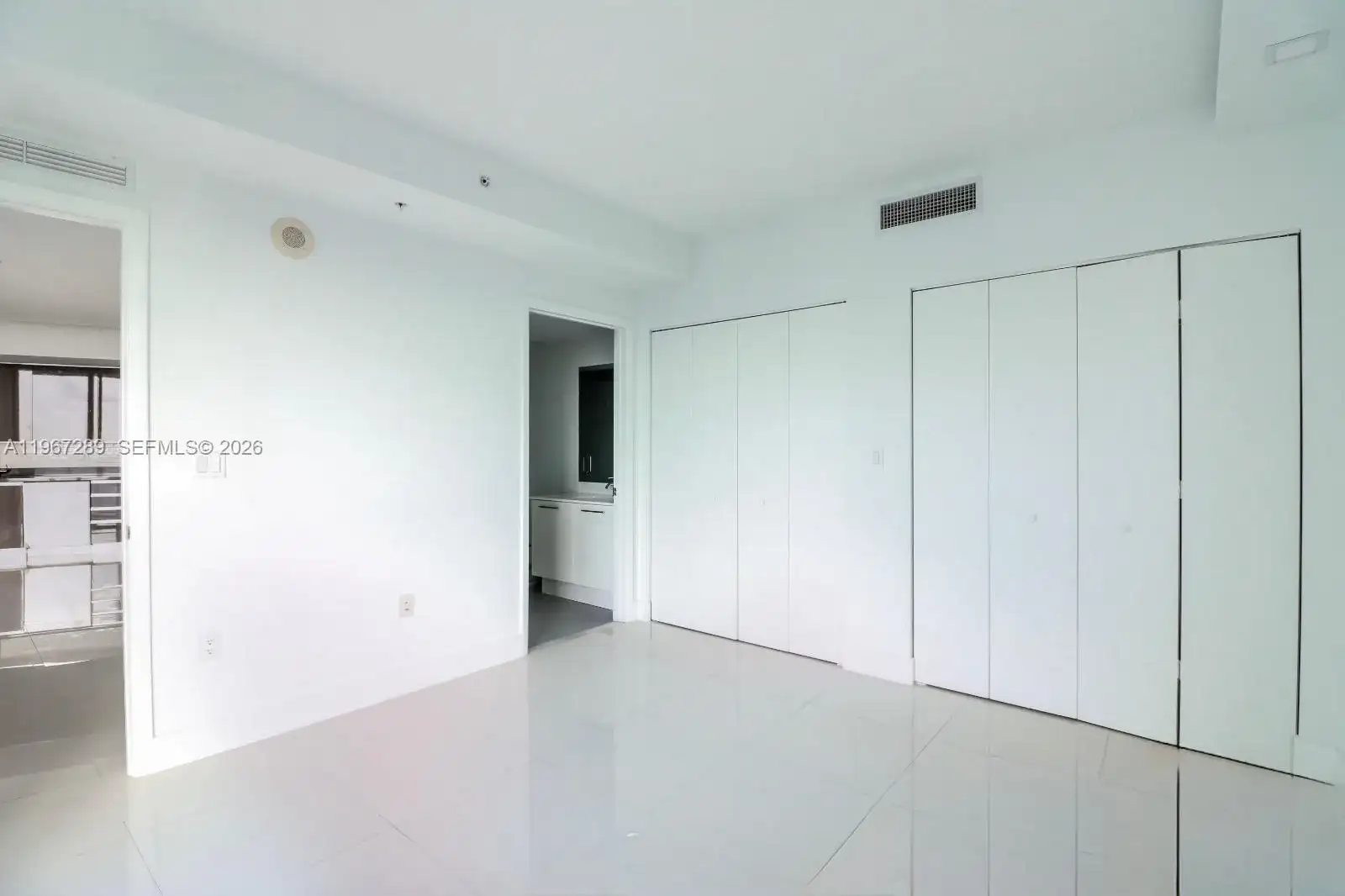 92 SW 3rd St # 2706, Miami FL 33130 photo 3