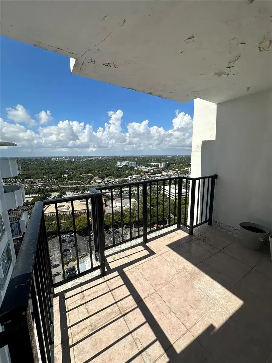 2750 NE 183rd St, Aventura FL 33160 photo 4