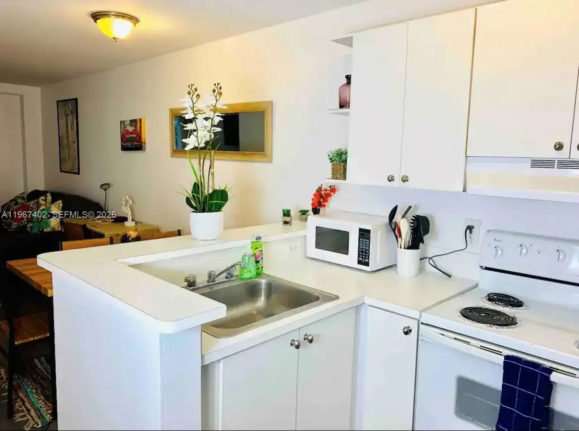 821 SW 2nd St # 6, Miami FL 33130 photo 2