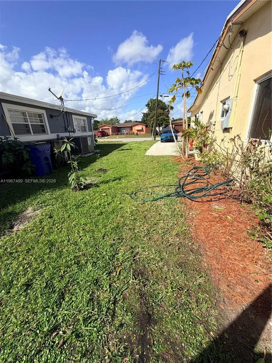 3580 NW 32nd Ct, Lauderdale Lakes FL 33309 photo 5