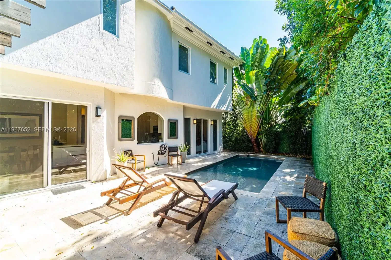 2752 Brickell Ct, Miami FL 33129 photo 2