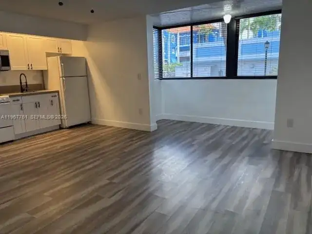 5033 NW 7th St # 101, Miami FL 33126 photo 4