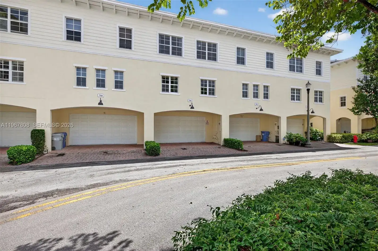 704 SW 1st Ave, Pompano Beach FL 33060 photo 4